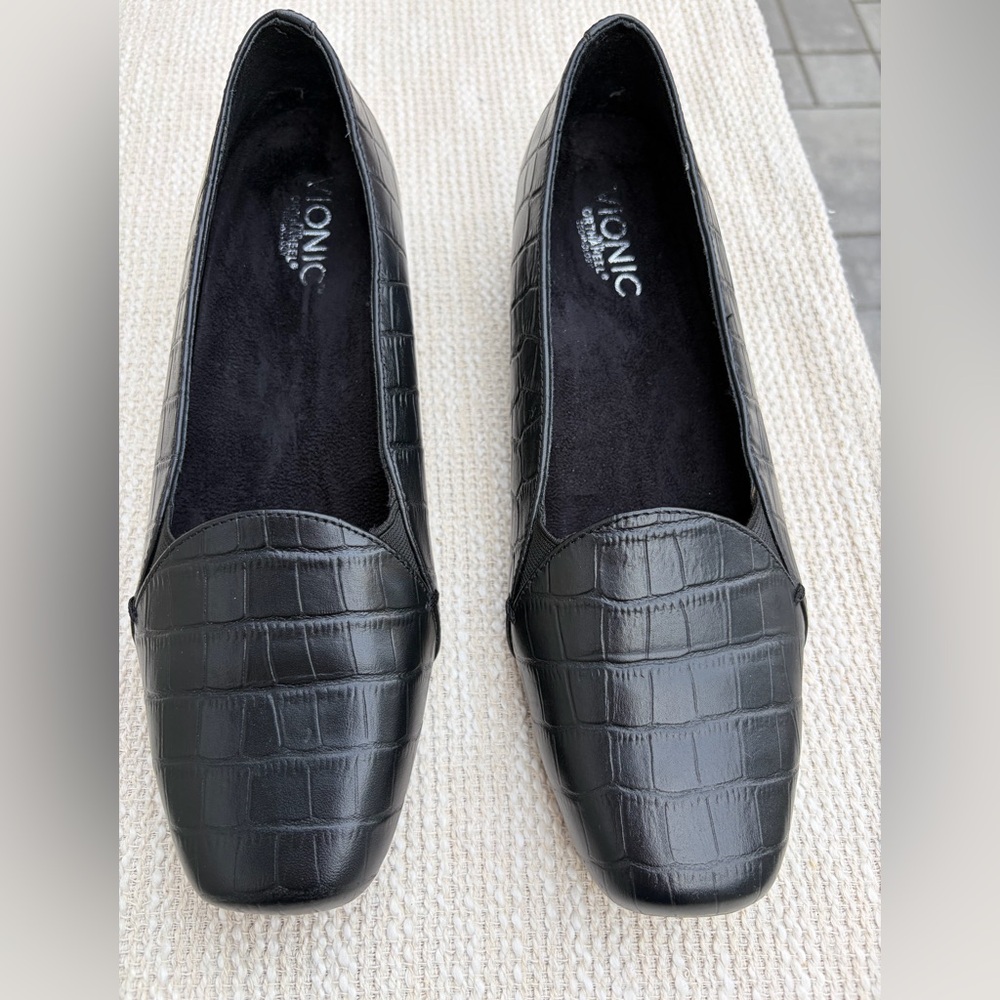 Vionic Black Croc Embossed Leather Loafers Sz 8 Comfort Orthotic Slip On
